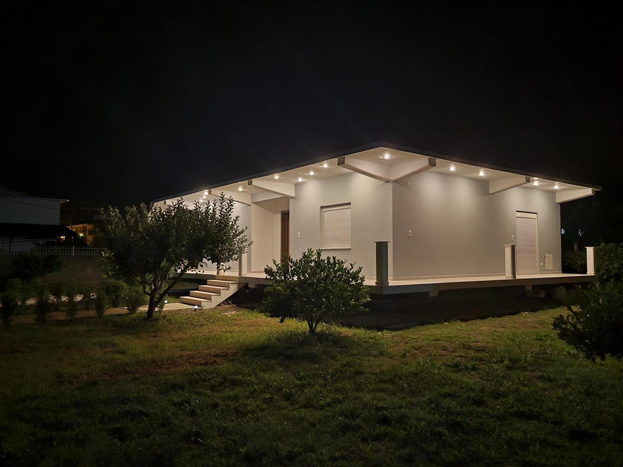 Ndoni Villa *